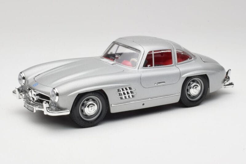 Mercedes 300 SL W198 Gullwing Silver Harmaa Bburago 1:18 3513 Metalli