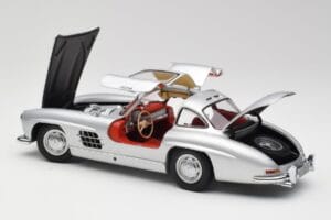Mercedes 300 SL W198 Gullwing Hopea Metallic Minichamps 1:18 B66040379 Metalli — kuva 5 / 8