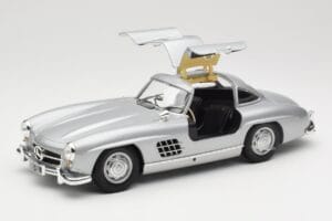 Mercedes 300 SL W198 Gullwing Hopea Minichamps 1:18 110037210 Metalli — kuva 2 / 8