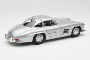 Mercedes 300 SL W198 Gullwing Hopea Minichamps 1:18 110037210 Metalli — kuva 3 / 8