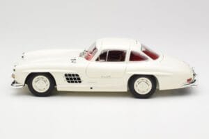 Mercedes 300 SL W198 Valkoinen Minichamps 1:18 180039006 Metalli — kuva 4 / 8