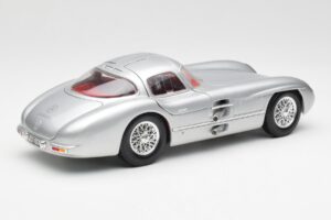 Mercedes 300 SLR Uhlenhaut Coupe Hopea Maisto 1:18 536898 Metalli — kuva 3 / 8