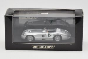 Mercedes 300 SLR #19 P. Levegh / J. Fitch 24 Hours of Le Mans 1955 Minichamps 1:43 432553000 Metalli — kuva 4 / 4