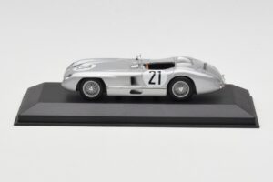 Mercedes 300 SLR #21 K. Kling / A. Simon 24 Hours of Le Mans 1955 Minichamps 1:43 432553021 Metalli
