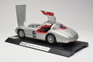 Mercedes 300 SLR Hopea Revell 1:12 08851 Metalli — kuva 5 / 8