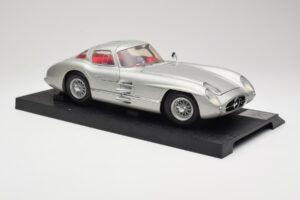 Mercedes 300 SLR Hopea Revell 1:12 08851 Metalli — kuva 6 / 8