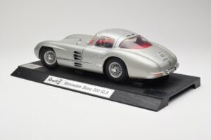 Mercedes 300 SLR Hopea Revell 1:12 08851 Metalli — kuva 7 / 8