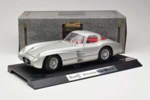 Mercedes 300 SLR Hopea Revell 1:12 08851 Metalli — kuva 8 / 8