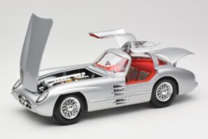 Mercedes 300 SLR Uhlenhaut Coupe Hopea Maisto 1:18 36898 Metalli — kuva 2 / 8