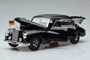 Mercedes 300 W186 Konrad Adenauer Norev 1:18 183707 Metalli — kuva 2 / 9