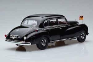 Mercedes 300 W186 Konrad Adenauer Norev 1:18 183707 Metalli — kuva 3 / 9