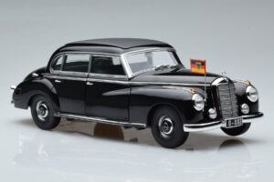 Mercedes 300 W186 Konrad Adenauer Norev 1:18 183707 Metalli — kuva 6 / 9