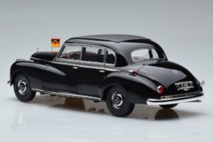 Mercedes 300 W186 Konrad Adenauer Norev 1:18 183707 Metalli — kuva 7 / 9