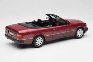 Mercedes 300CE-24 A124 Cabriolet Almandine Punainen Metallic Norev 1:18 B66040616 Metalli — kuva 3 / 8