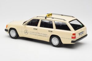 Mercedes 300D S124 T-Model Vaalea Norsunluu Taxi Jälleenmyyjäpainos Norev 1:18 B66040702 Metalli — kuva 7 / 8