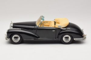 Mercedes 300S Musta Maisto 1:18 52116-P1 Metalli — kuva 4 / 8