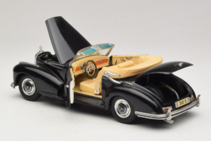 Mercedes 300S Musta Maisto 1:18 52116-P1 Metalli — kuva 5 / 8