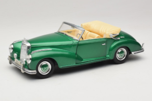 Mercedes 300S Cabriolet Green Metallic Maisto 1:18 52116 Metalli