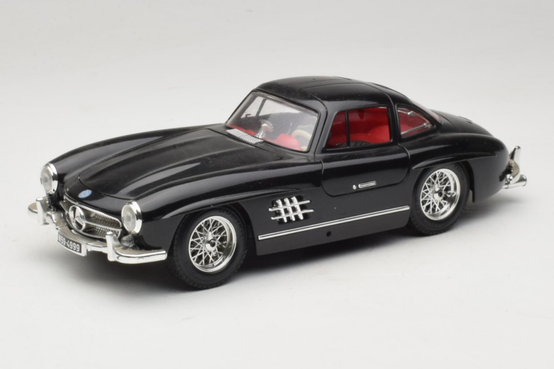Mercedes 300SL Musta Bburago 1:18 3015-M3 Metalli