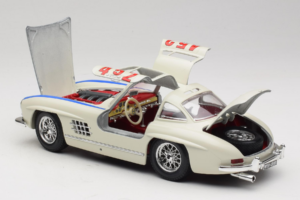 Mercedes 300SL #452 Mille Miglia 1955 Valkoinen Bburago 1:18 3015-M2 Metalli — kuva 5 / 8