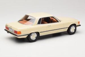 Mercedes 350 SLC C107 Valkoinen Cult Models 1:18 CML049-1 Metalli — kuva 2 / 6