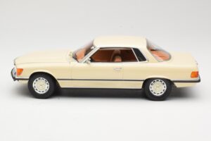 Mercedes 350 SLC C107 Valkoinen Cult Models 1:18 CML049-1 Metalli — kuva 3 / 6