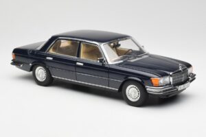 Mercedes 450 SEL 6.9 W116 Tummansininen Revell 1:18 8956 Metalli — kuva 6 / 8