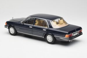 Mercedes 450 SEL 6.9 W116 Tummansininen Revell 1:18 8956 Metalli — kuva 7 / 8