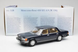 Mercedes 450 SEL 6.9 W116 Tummansininen Revell 1:18 8956 Metalli — kuva 8 / 8