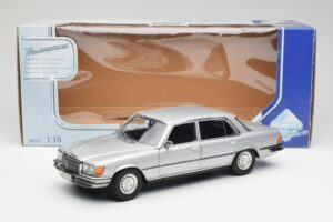 Mercedes 450 SEL 6.9 W116 Hopea Revell 1:18 8955 Metalli — kuva 8 / 8