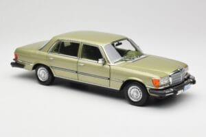 Mercedes 450 SEL W116 J.R. Ewing Dallas Hopeanvihreä Norev 1:18 183975 Metalli — kuva 4 / 8