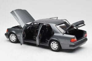 Mercedes 500 E W124 Pearl Harmaa Norev 1:18 183946 Metalli — kuva 5 / 8