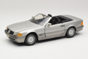 Mercedes SL 500 R129 Hopea Revell 1:18 8801-P1 Metalli
