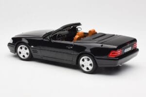 Mercedes SL 500 R129 Musta Norev 1:18 183750 Metalli — kuva 9 / 10
