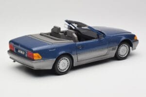 Mercedes SL 500 R129 Nautic Blue Metallic Revell 1:18 8081 Metalli — kuva 3 / 8