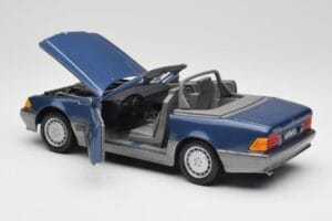 Mercedes SL 500 R129 Nautic Blue Metallic Revell 1:18 8081 Metalli — kuva 5 / 8