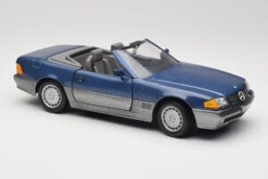 Mercedes SL 500 R129 Nautic Blue Metallic Revell 1:18 8081 Metalli — kuva 6 / 8