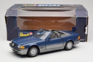 Mercedes SL 500 R129 Nautic Blue Metallic Revell 1:18 8081 Metalli — kuva 8 / 8