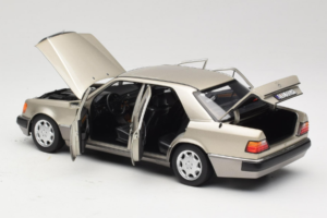 Mercedes 500E W124 Smoke Silver Jälleenmyyjän Erä Norev 1:18 B66040724 Metalli — kuva 5 / 8