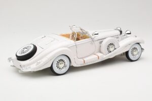 Mercedes 500K Special Roadster Valkoinen Premiere Edition Maisto 1:18 536055 Metalli — kuva 3 / 8