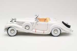Mercedes 500K Special Roadster Valkoinen Premiere Edition Maisto 1:18 536055 Metalli — kuva 4 / 8