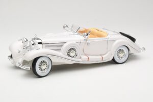Mercedes 500K Special Roadster Valkoinen Premiere Edition Maisto 1:18 536055 Metalli