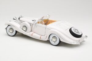 Mercedes 500K Special Roadster Valkoinen Premiere Edition Maisto 1:18 536055 Metalli — kuva 7 / 8