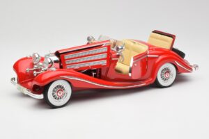 Mercedes 500K Special Roadster Punainen Maisto 1:18 56058 Metalli — kuva 2 / 8