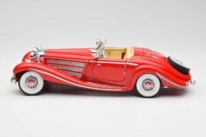 Mercedes 500K Special Roadster Punainen Maisto 1:18 56058 Metalli — kuva 4 / 8