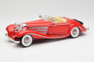 Mercedes 500K Special Roadster Punainen Maisto 1:18 56058 Metalli