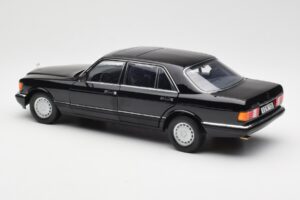 Mercedes 560 SEL W126 Musta Jälleenmyyjäpainos Norev 1:18 B66040599 Metalli — kuva 7 / 8