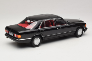 Mercedes 560 SEL W126 Musta Punaisella Sisustuksella Norev 1:18 183788 Metalli — kuva 5 / 8