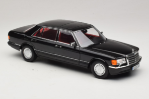 Mercedes 560 SEL W126 Musta Punaisella Sisustuksella Norev 1:18 183788 Metalli — kuva 6 / 8