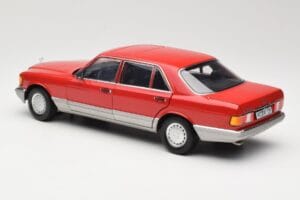 Mercedes 560 SEL W126 Punainen Norev 1:18 183463 Metalli — kuva 7 / 8